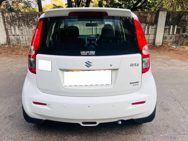 https://images10.gaadi.com/usedcar_image/3708703/original/processed_img2930723__used_car_2930723_1702123796.jpg?imwidth=6402