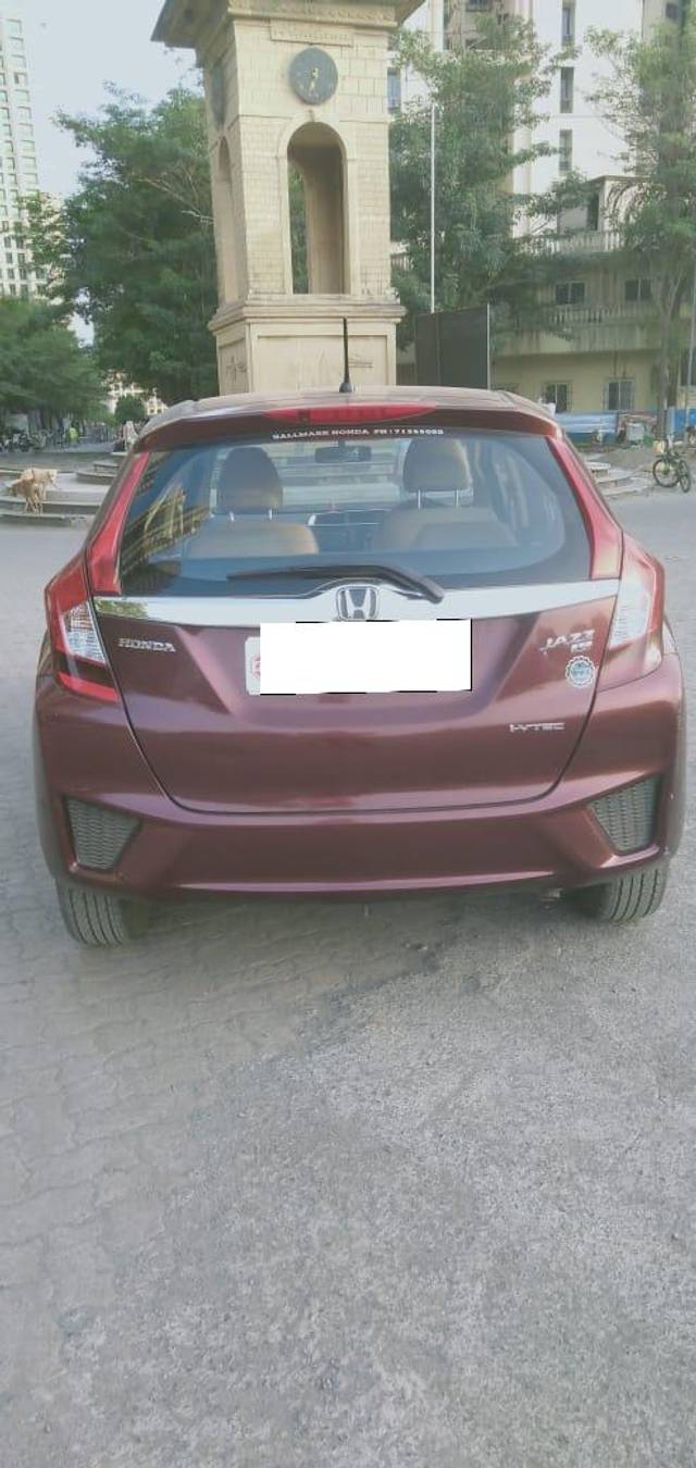 https://images10.gaadi.com/usedcar_image/3708712/original/processed_img2930730__used_car_2930730_1702039327.jpg?imwidth=6401