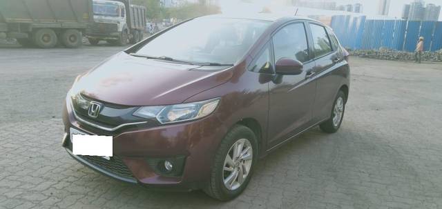 https://images10.gaadi.com/usedcar_image/3708712/original/processed_img2930730__used_car_2930730_1702039346.jpg?imwidth=6402