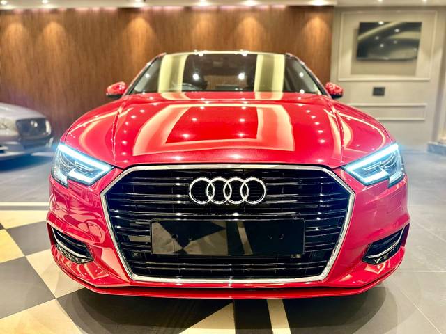 https://images10.gaadi.com/usedcar_image/3708748/original/img2930751__used_car_2930751_1702040321.jpg?imwidth=6400