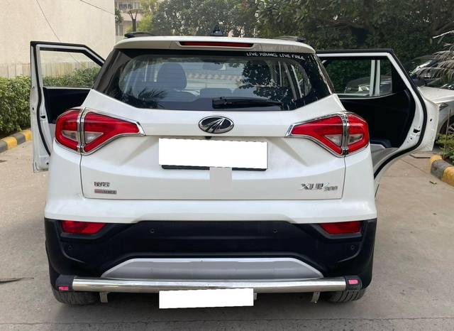 https://images10.gaadi.com/usedcar_image/3708756/original/processed_img2930756__used_car_2930756_1702040570.jpg?imwidth=6402