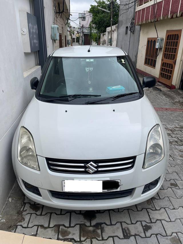 https://images10.gaadi.com/usedcar_image/3708801/original/processed_f955337c-e741-4e42-bd87-68be110f964b.jpeg?imwidth=6402