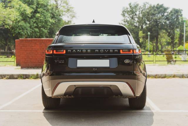 https://images10.gaadi.com/usedcar_image/3708813/original/processed_img2930779__usedcar_4_6131702042598_1702042647.jpeg?imwidth=6401
