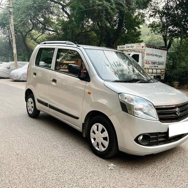 https://images10.gaadi.com/usedcar_image/3708889/original/processed_img2930801__used_car_2930801_1702099321.jpg?imwidth=6400