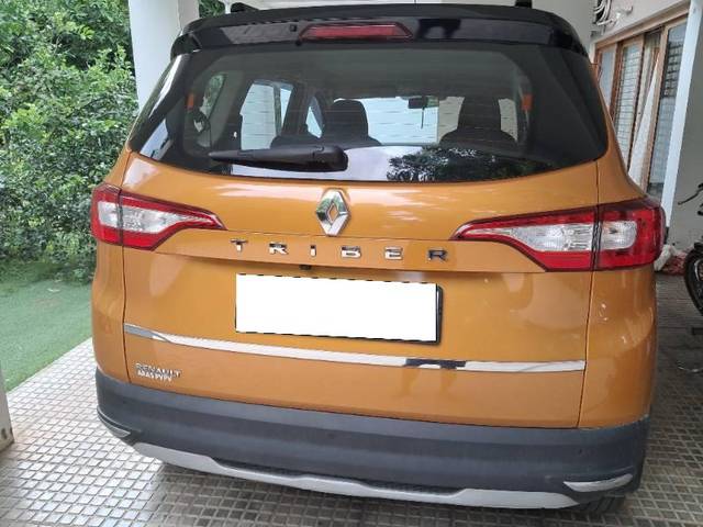 https://images10.gaadi.com/usedcar_image/3709030/original/processed_7e40118b-2dc7-4db2-b1bc-fa0c4c5de2da.jpg?imwidth=6400
