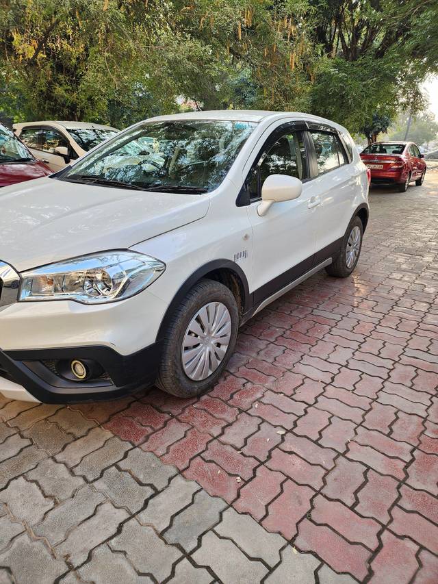 https://images10.gaadi.com/usedcar_image/3709126/original/processed_img2930823__used_car_2930823_1702060880.jpg?imwidth=6402