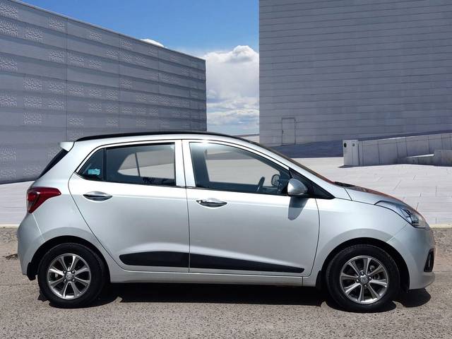 https://images10.gaadi.com/usedcar_image/3709222/original/img2930833__usedcar_c_40521702089251_1702089263.jpg?imwidth=6401