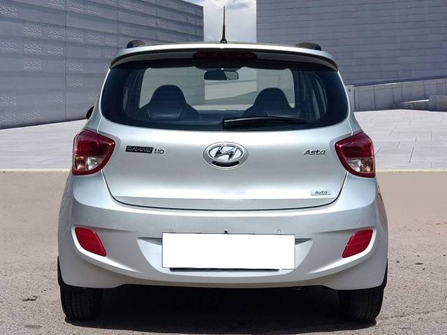 https://images10.gaadi.com/usedcar_image/3709222/original/processed_img2930833__usedcar_e_40521702089251_1702089263.jpg?imwidth=6402