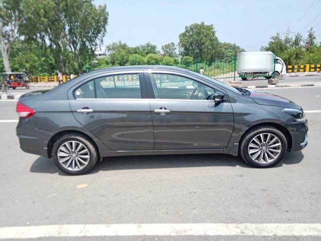 https://images10.gaadi.com/usedcar_image/3709225/original/processed_img2930834__usedcar_c_40521702089500_1702089517.jpg?imwidth=6401