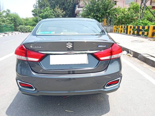 https://images10.gaadi.com/usedcar_image/3709225/original/processed_img2930834__usedcar_e_40521702089500_1702089517.jpg?imwidth=6402