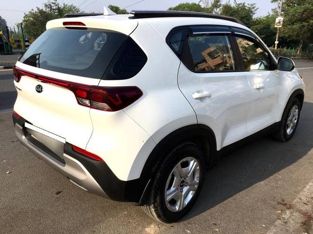 https://images10.gaadi.com/usedcar_image/3709238/original/processed_img2930836__usedcar_d_40521702090371_1702090390.jpg?imwidth=6402