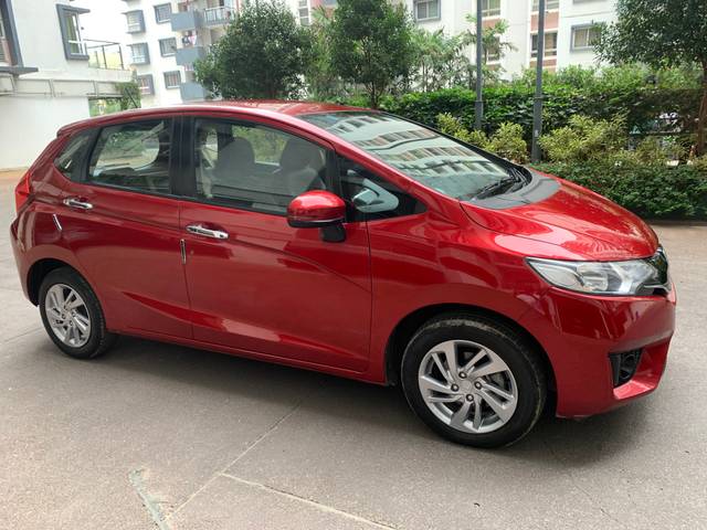 https://images10.gaadi.com/usedcar_image/3709355/original/img2930862__usedcar_img_4346_260071702098145_1702098266.jpeg?imwidth=6400