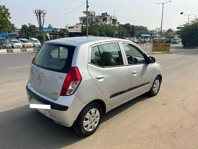 https://images10.gaadi.com/usedcar_image/3709423/original/processed_img2930891__used_car_2930891_1702100096.jpg?imwidth=6402