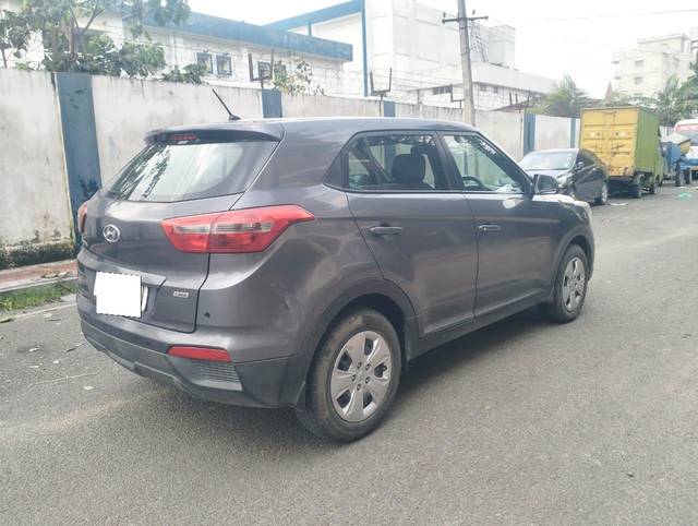 https://images10.gaadi.com/usedcar_image/3709426/original/processed_img2930893__usedcar_whatsappimage2023_12_07at125328pm_1__2930893_1702102579.jpeg?imwidth=6402