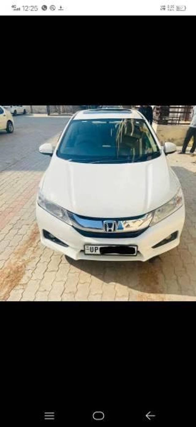 https://images10.gaadi.com/usedcar_image/3709455/original/processed_8d26d105-0613-42b1-923f-f15a64b7f46d.jpg?imwidth=6400