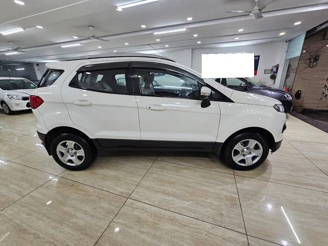https://images10.gaadi.com/usedcar_image/3709538/original/processed_img2930940__used_car_2930940_1702103090.jpg?imwidth=6400