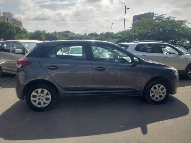 https://images10.gaadi.com/usedcar_image/3709548/original/img2930944__usedcar_whatsappimage2023_09_26at100403am_1__63411702103084_1702103130.jpeg?imwidth=6401