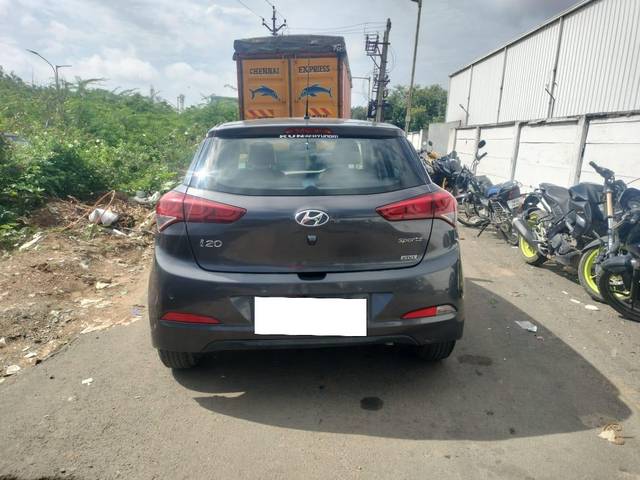 https://images10.gaadi.com/usedcar_image/3709548/original/processed_img2930944__usedcar_whatsappimage2023_09_26at100404am_3__63411702103084_1702103132.jpeg?imwidth=6402