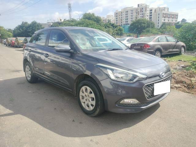 https://images10.gaadi.com/usedcar_image/3709548/original/processed_img2930944__usedcar_whatsappimage2023_09_26at100406am_5__63411702103084_1702103132.jpeg?imwidth=6400