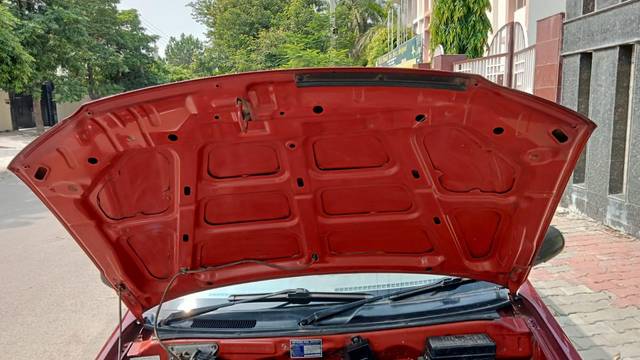 https://images10.gaadi.com/usedcar_image/3709555/original/processed_img2930949__used_car_2930949_1702103448.jpg?imwidth=6402