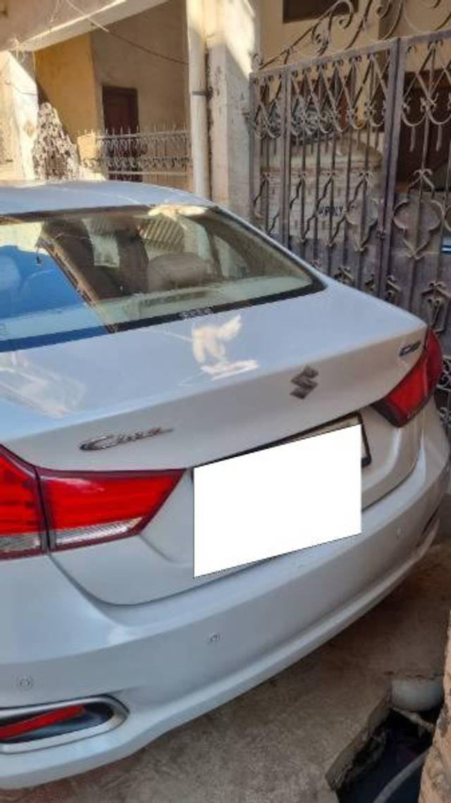 https://images10.gaadi.com/usedcar_image/3709569/original/processed_ea89afeb-829d-423a-b097-aaca6eaa744f.jpg?imwidth=6401