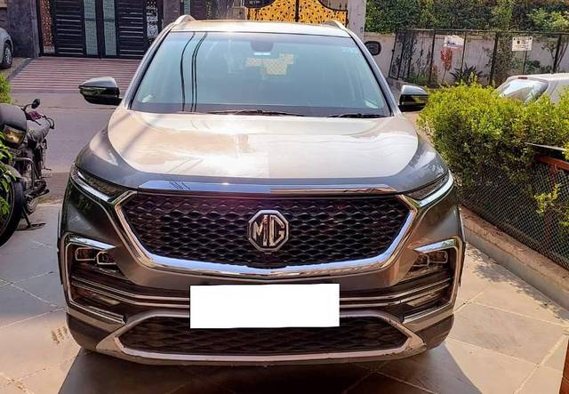 https://images10.gaadi.com/usedcar_image/3709584/original/processed_77a59db5-91e7-4399-885f-9764ef196cb5.jpg?imwidth=6402