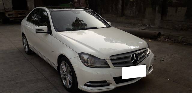 https://images10.gaadi.com/usedcar_image/3709617/original/processed_img2930992__used_car_2930992_1702104554.jpg?imwidth=6400