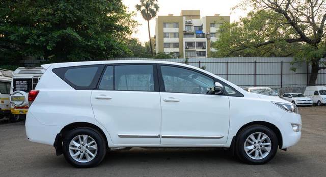 https://images10.gaadi.com/usedcar_image/3709618/original/processed_img2930993__usedcar_img_20231212_wa0003_2930993_1702371478.jpg?imwidth=6401
