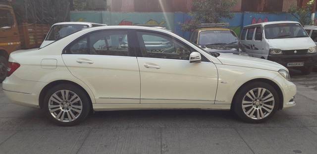 https://images10.gaadi.com/usedcar_image/3709659/original/processed_img2931025__used_car_2931025_1702105045.jpg?imwidth=6402