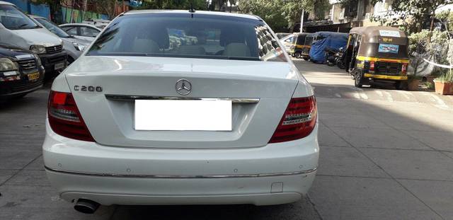 https://images10.gaadi.com/usedcar_image/3709659/original/processed_img2931025__used_car_2931025_1702105054.jpg?imwidth=6401