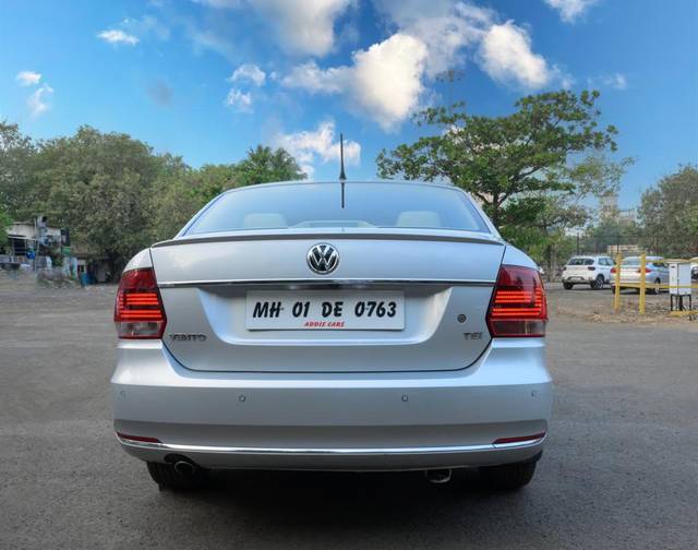 https://images10.gaadi.com/usedcar_image/3709697/original/processed_img2931040__usedcar_img_20231212_wa0027_2931040_1702380090.jpg?imwidth=6402