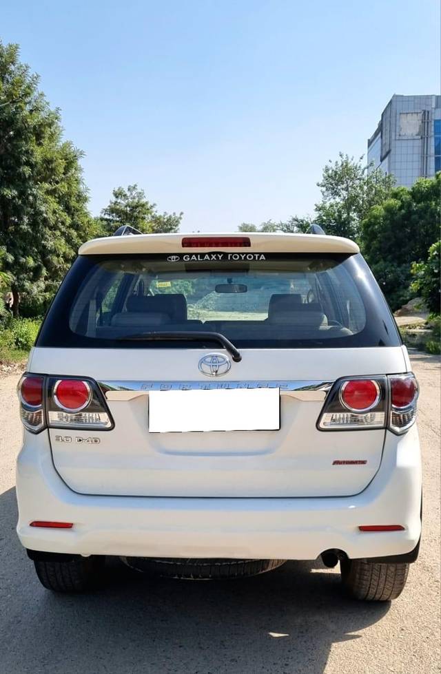 https://images10.gaadi.com/usedcar_image/3709710/original/processed_img2931047__used_car_2931047_1702106113.jpg?imwidth=6401