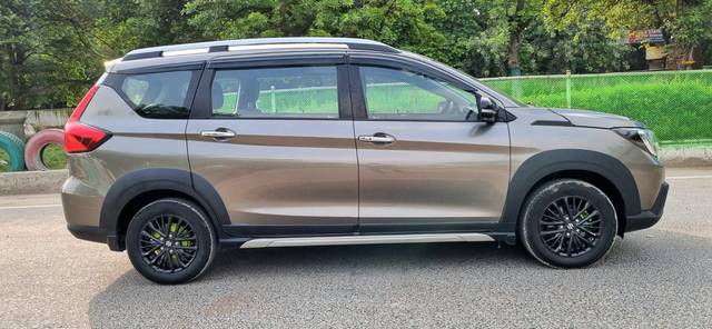https://images10.gaadi.com/usedcar_image/3709728/original/processed_img2931060__used_car_2931060_1702106808.jpg?imwidth=6401