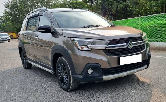 https://images10.gaadi.com/usedcar_image/3709728/original/processed_img2931060__used_car_2931060_1702106816.jpg?imwidth=6400
