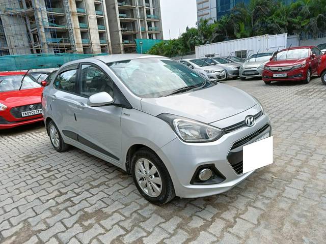https://images10.gaadi.com/usedcar_image/3709732/original/processed_img2931064__usedcar_tn14e1438_2__2931064_1702107545.jpeg?imwidth=6400
