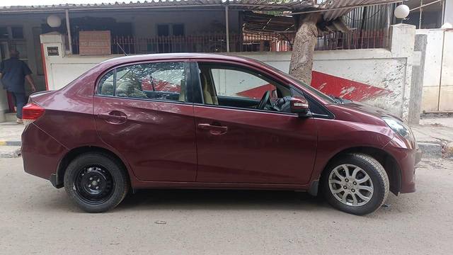 https://images10.gaadi.com/usedcar_image/3709760/original/processed_img2931086__usedcar_img_20231209_wa0039_148501702107097_1702107122.jpg?imwidth=6401