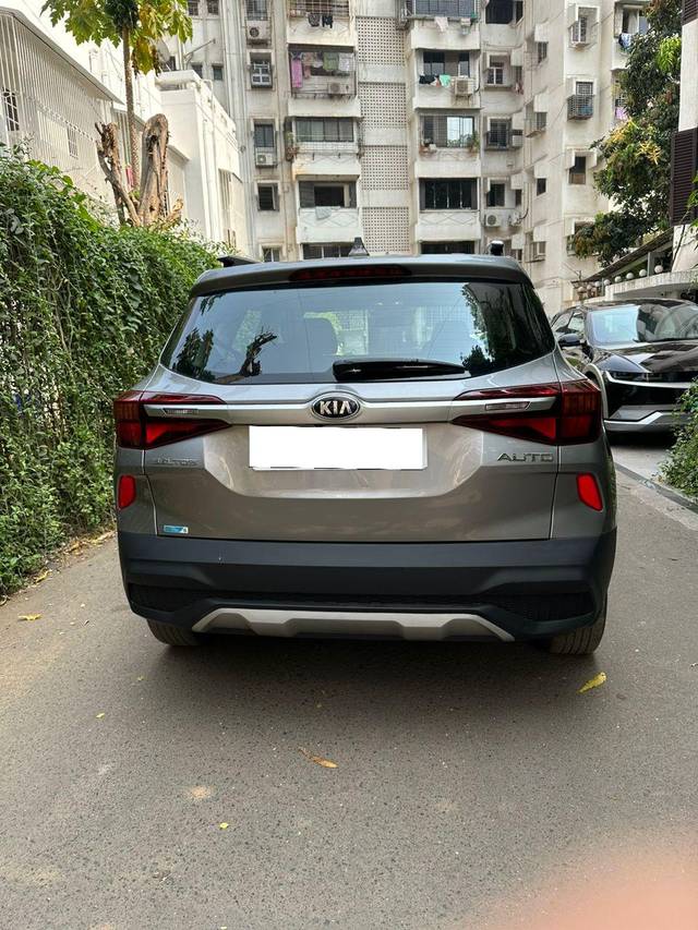 https://images10.gaadi.com/usedcar_image/3709761/original/processed_img2931087__usedcar_whatsappimage2023_11_03at12548pm_1111702107124_1702107134.jpeg?imwidth=6401
