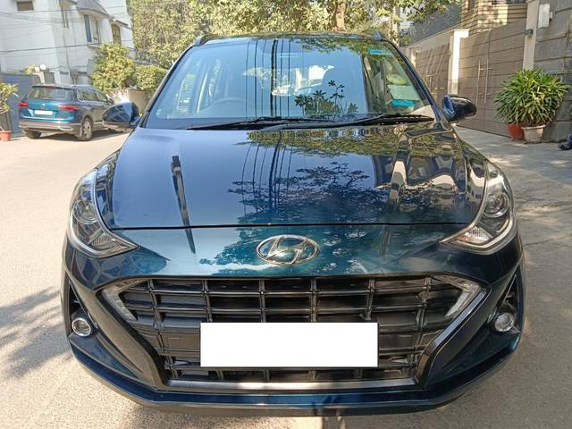 https://images10.gaadi.com/usedcar_image/3709777/original/processed_img2931091__usedcar_photo_2023_12_09_12_41_58_1_3511702107238_1702107263.jpg?imwidth=6402