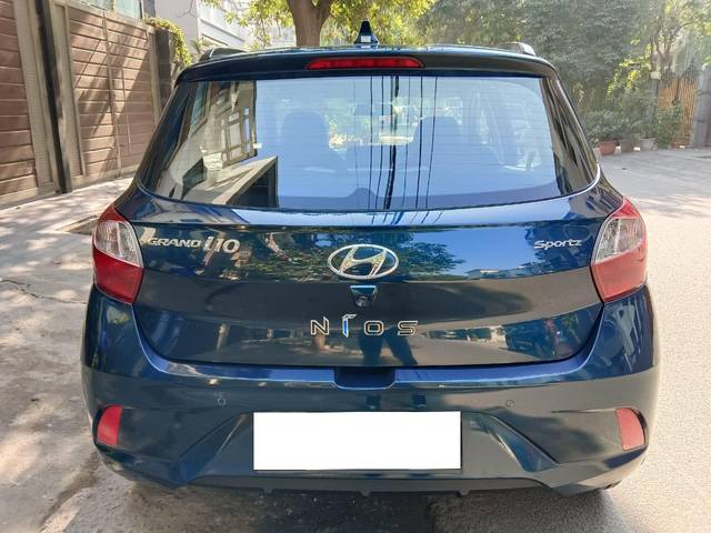 https://images10.gaadi.com/usedcar_image/3709777/original/processed_img2931091__usedcar_photo_2023_12_09_12_41_58_2_3511702107238_1702107263.jpg?imwidth=6401