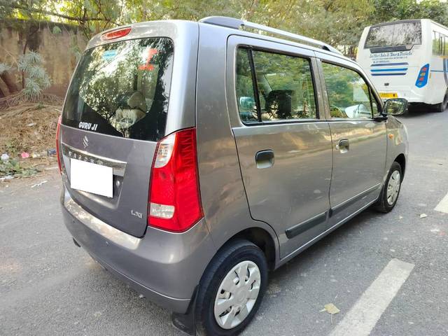 https://images10.gaadi.com/usedcar_image/3709816/original/processed_img2931116__used_car_2931116_1704632939.jpg?imwidth=6402