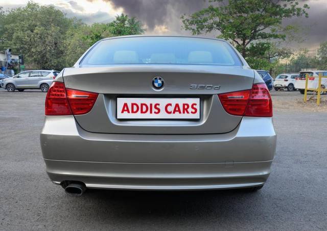 https://images10.gaadi.com/usedcar_image/3709826/original/processed_img2931120__usedcar_img_20231213_wa0020_2931120_1702448631.jpg?imwidth=6402