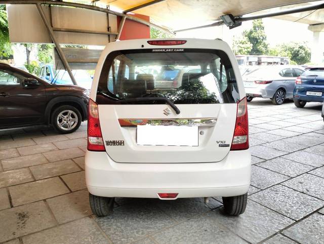 https://images10.gaadi.com/usedcar_image/3709828/original/processed_img2931121__usedcar_tn09cc4871_17__2931121_1702115064.jpeg?imwidth=6401