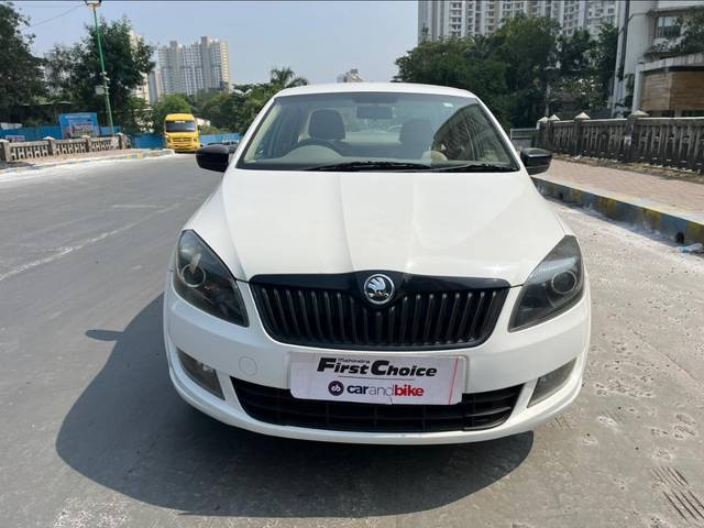 https://images10.gaadi.com/usedcar_image/3709882/original/593196__cover_image-20231111151022.jpg?imwidth=6400