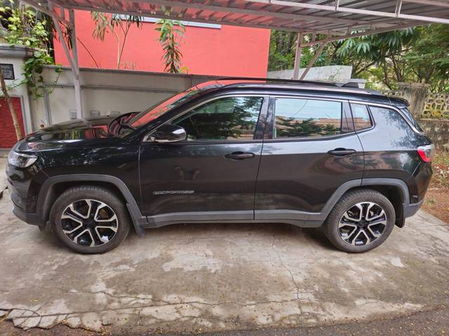 https://images10.gaadi.com/usedcar_image/3709886/original/processed_img2931160__usedcar_04_2161702110070_1702110083.jpg?imwidth=6402