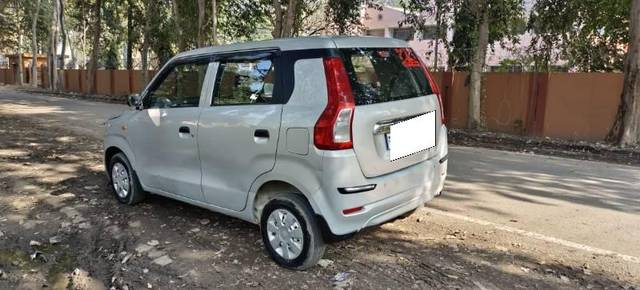 https://images10.gaadi.com/usedcar_image/3709892/original/processed_dcf2b9fc-d9aa-4b8a-9ee1-12219e96ef68.jpg?imwidth=6402