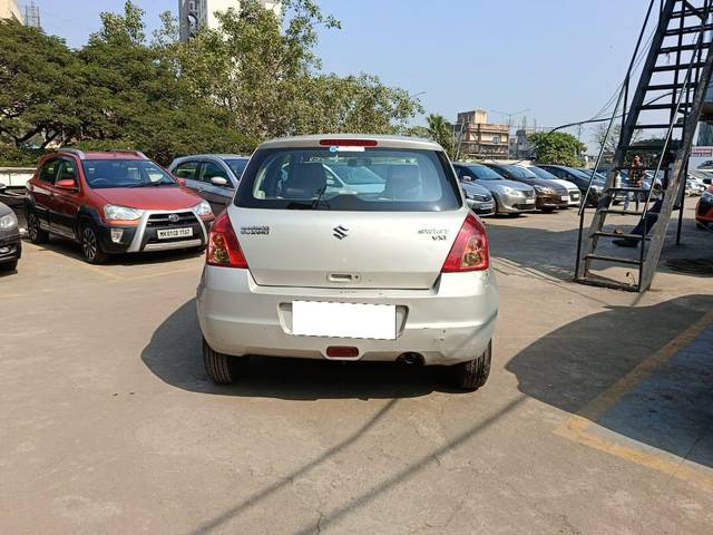 https://images10.gaadi.com/usedcar_image/3709901/original/processed_img2931171__used_car_2931171_1702110881.jpg?imwidth=6401