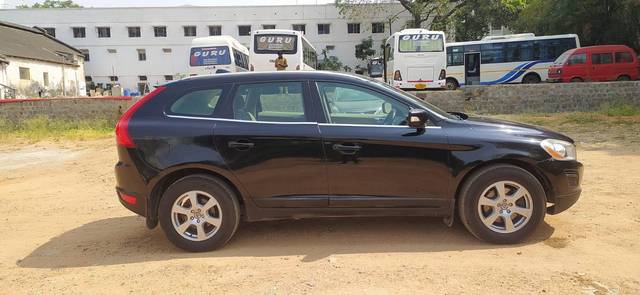 https://images10.gaadi.com/usedcar_image/3709910/original/processed_img2931174__usedcar_03_2161702110491_1702110500.jpg?imwidth=6401