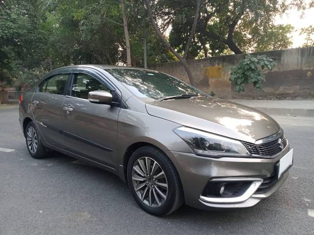 https://images10.gaadi.com/usedcar_image/3709912/original/img2931175__used_car_2931175_1702110565.jpg?imwidth=6400