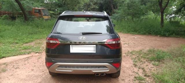 https://images10.gaadi.com/usedcar_image/3709930/original/processed_img2931192__usedcar_02_2931192_1702111275.jpg?imwidth=6401