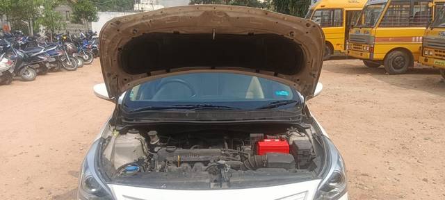 https://images10.gaadi.com/usedcar_image/3709934/original/img2931195__usedcar_10_2161702110769_1702110785.jpg?imwidth=6402